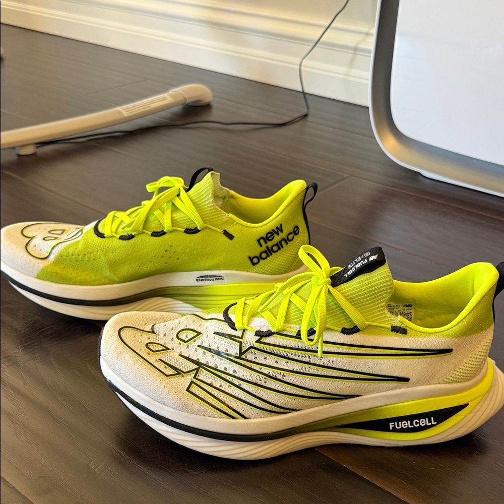 New Balance Men's FuelCell Supercomp Elite V3 Running Shoe